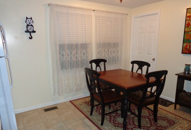 503 Cortland Dr E, Mc Kees Rocks, PA 15136 - photo 2