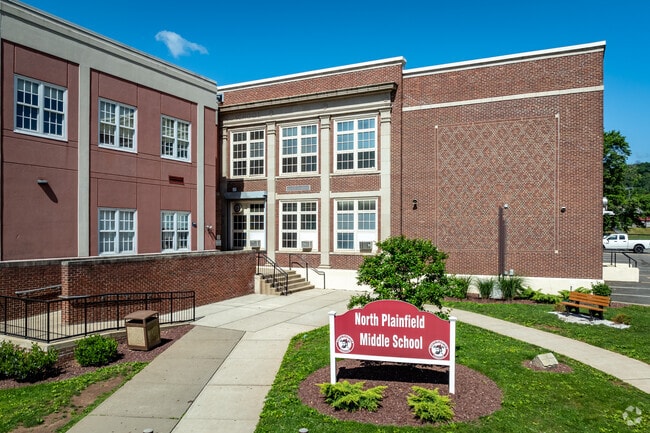 North Plainfield's North Plainfield Middle School has a student-teacher ratio of 10 to 1