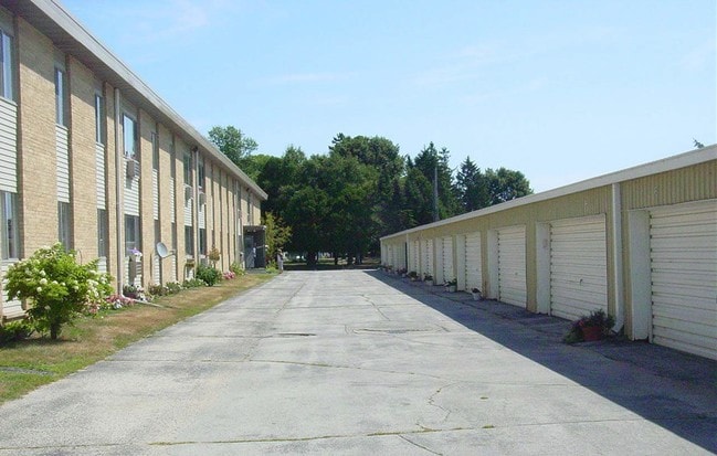 Delwan Apartments