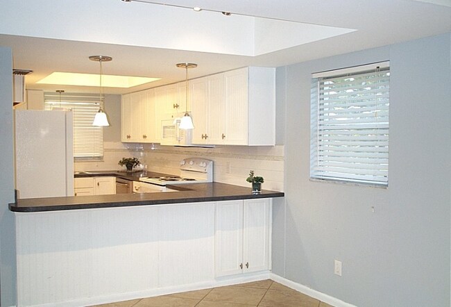 490 Charlemagne Blvd unit 101, Naples, FL 34112 - photo 5