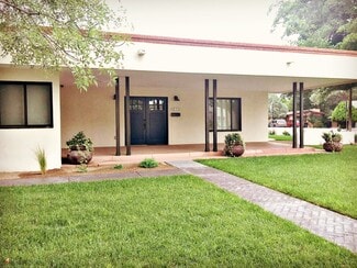 512 Laguna Blvd SW, Albuquerque, NM 87104