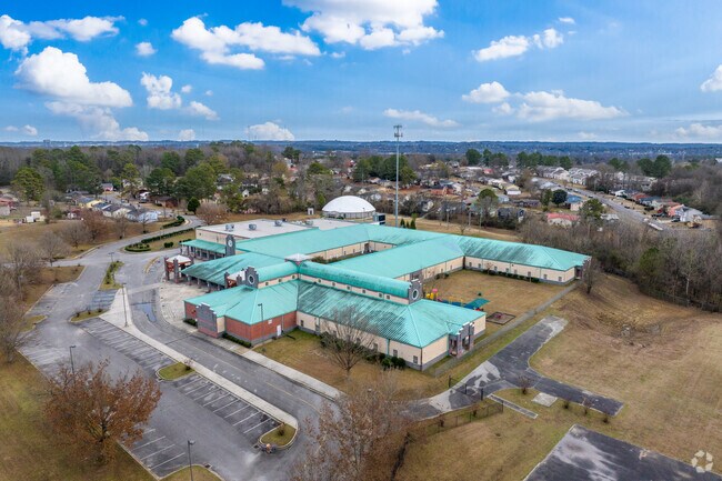 South Hampton Elementary School has a positive environment.