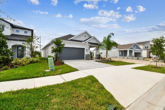 31172 Pendleton Landing Cir, Wesley Chapel, FL 33545 - photo 5