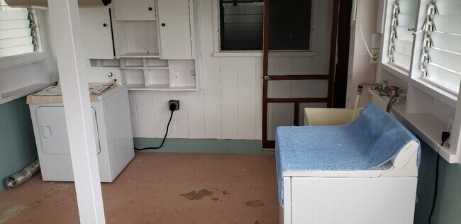 Patio with Full size Washer and Dryer