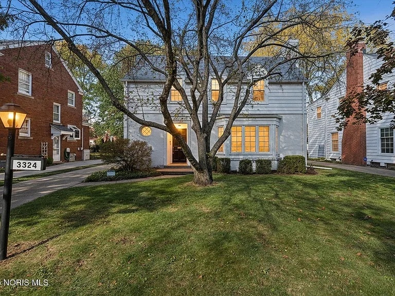 3324 Pelham Rd, Ottawa Hills, OH 43606 - photo 1