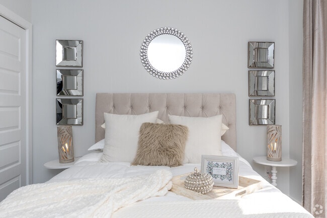 1 BR, 1 BA, Den 815 SF Bedroom