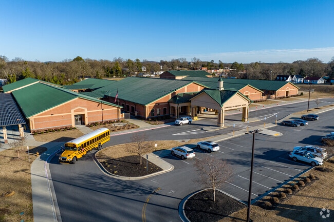 Adairsville Elementary School has an overall grade of B+ on Niche.