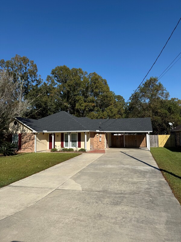 18304 Autumn View Dr, Prairieville, LA 70769