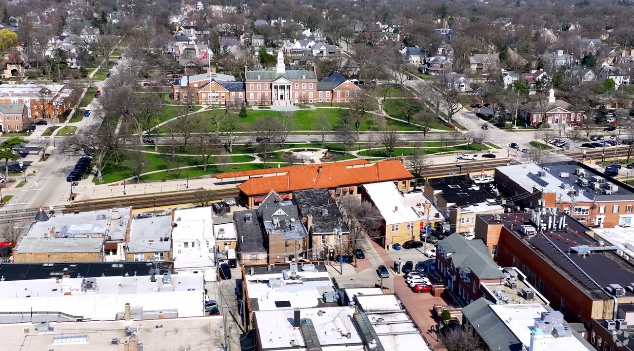 Hinsdale, IL City Guide About Living in Hinsdale(00)