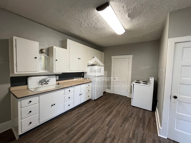 1102 Spring St, New Castle, IN 47362 - photo 3