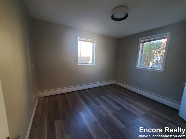 50 Evergreen St unit 11, Jamaica Plain, MA 02130 - photo 5