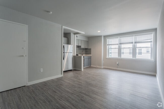 Studio,-400SF