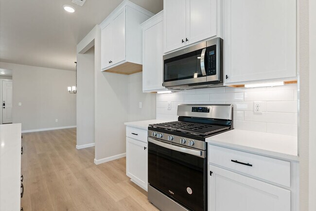 7905 Lennox St, West Richland, WA 99353 - photo 4