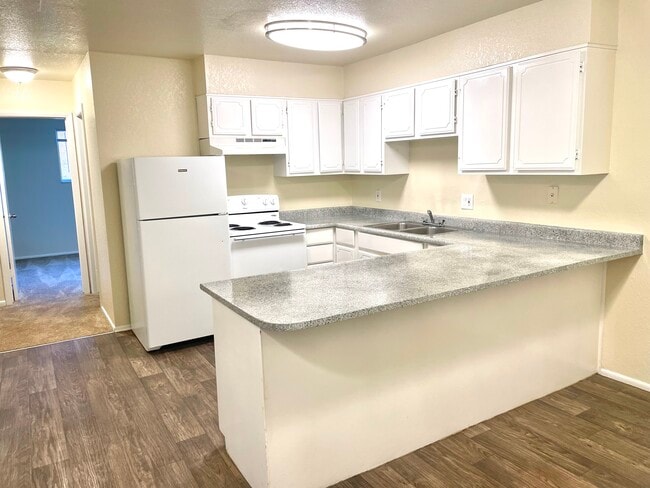 Fairbrook, Holladay, UT 84117 - photo 2