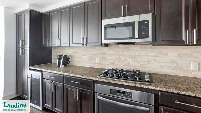 777 Preston St unit 11E, Houston, TX 77002 - photo 4
