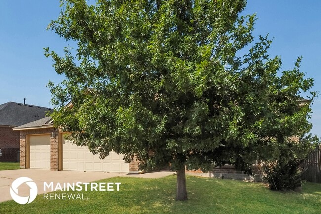 11305 NW 97th St, Yukon, OK 73099 - photo 3