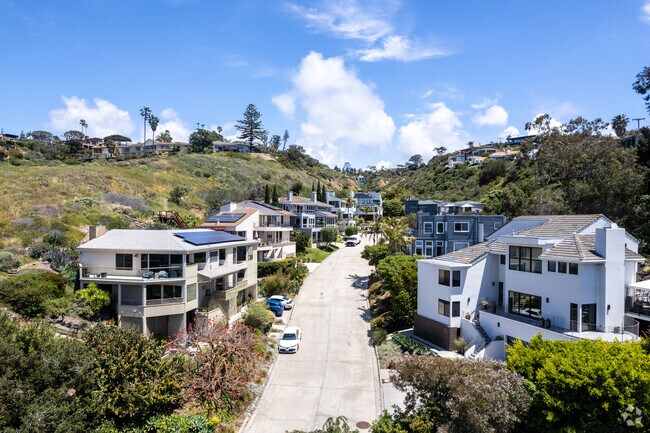 Three story homes in Upper Hermosa take advantage of beach views