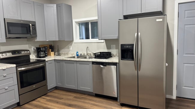 1444 Farnam St, La Crosse, WI 54601 - photo 2