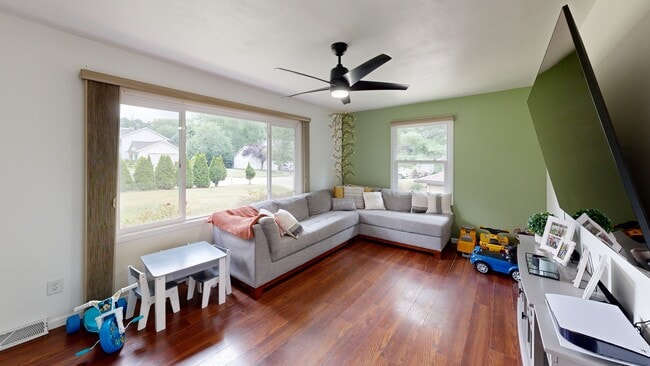 1766 Glenvale Dr SW, Wyoming, MI 49519 - photo 2