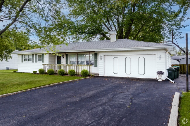 This Ranch-style home in the South DuPage River neighborhood, sits proudly in the mid-day sun.