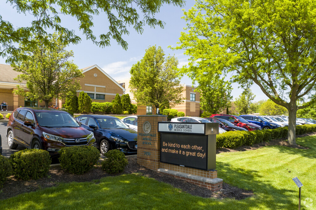 Pleasantdale Middle school offers a top tier education to Burr Ridge students.