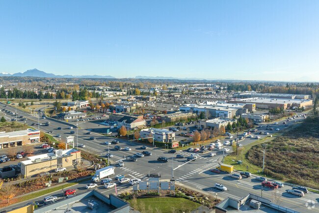 Head to one of the many grocery stores in Lakewood for groceries ten minutes from Kayak.