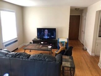 512-524 E Henry Clay St Unit 512-2, Whitefish Bay, WI 53217