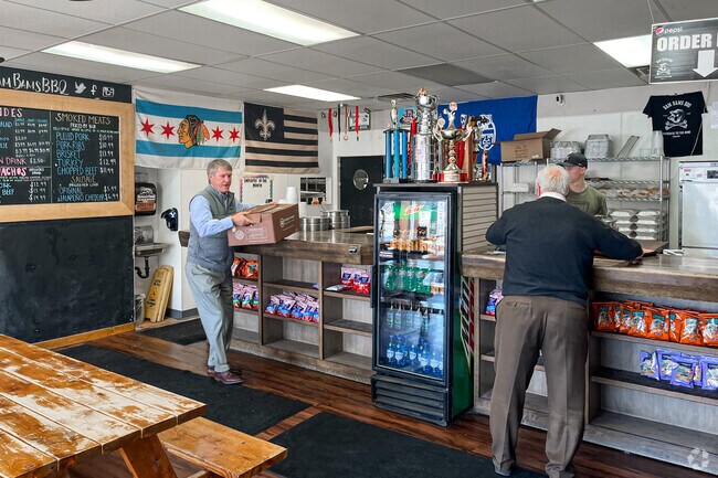 Bam Bam BBQ is located in the Cherry Hill neighborhood.