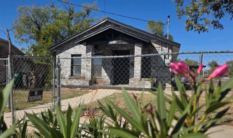 104 W 22nd St, San Angelo, TX 76903 - photo 1