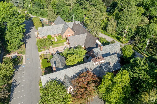 Good Shepherd School in Mays Chapel offers various extracurricular activities for students.