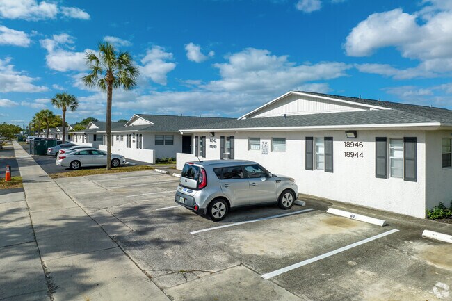 Cottage Cove in Sierra has a variety of different floor plans to choose from.