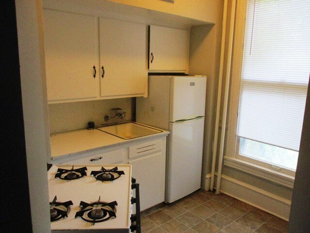 505 E Front St, Bloomington, IL 61701 - photo 2