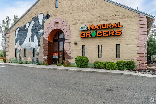 Downtown Flagstaff is in close proximity to Natural Grocers, a popular place to grab organic foods.