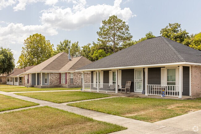 Merrydale features cottages, ranch-style homes, and mansions.