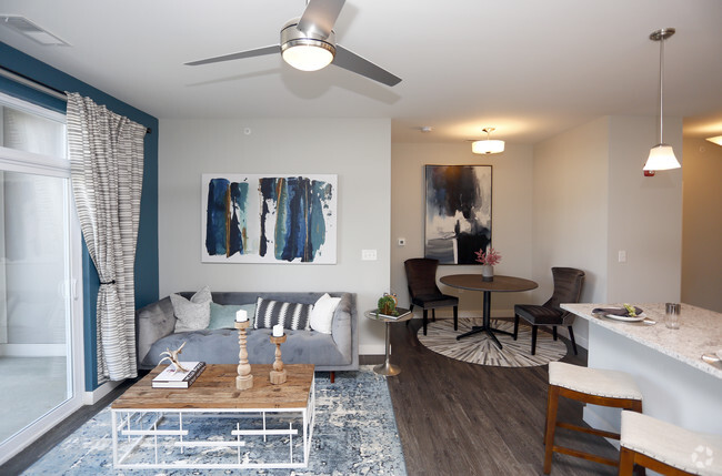 1BR, 1BA - 796 SF