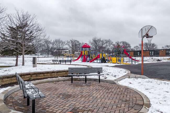 Thomas Dooley Elementary School has a student ratio of 13 to 1.