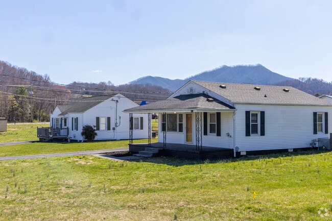 A row of small Bungalow styled homes in the Valley Forge neighborhood outside of Elizabethton, TN.
