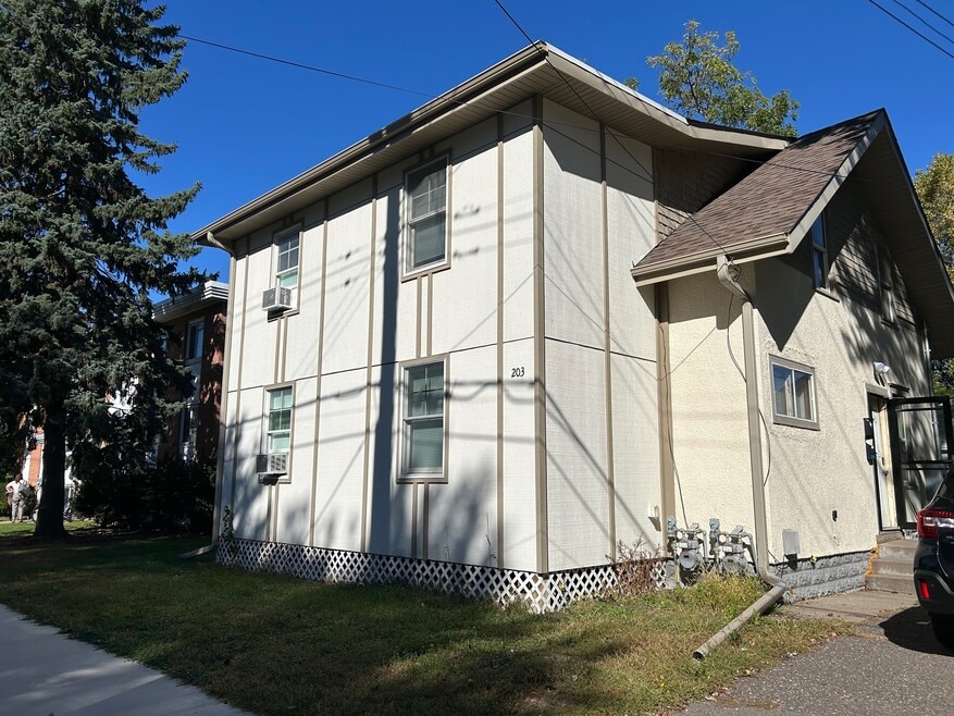203 Annapolis St W unit 1, Saint Paul, MN 55118 - photo 1