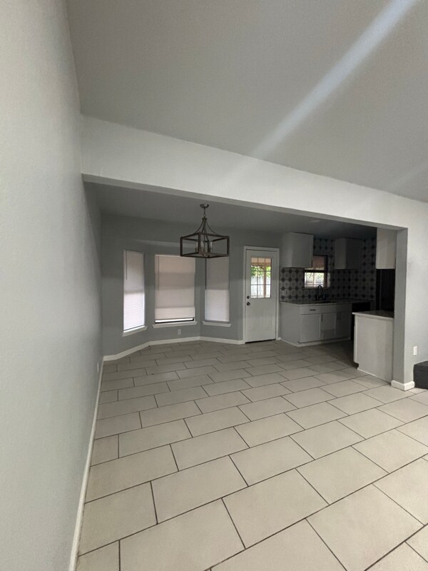 1212 N Creek Dr, Fort Worth, TX 76179 - photo 7