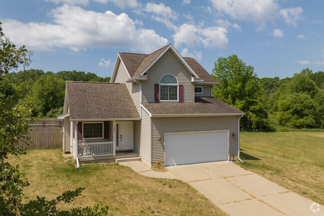 There is a wide array of architectural styles found in the Lansing-Eaton neighborhood.