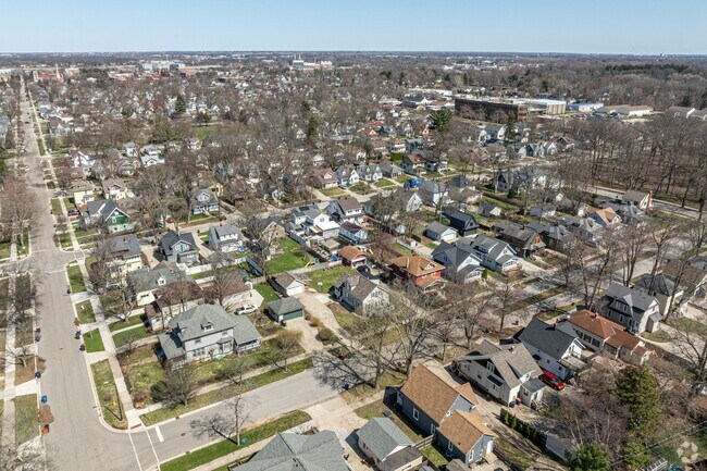 3Sixty plans neighborhood clean-up days and works to beautify the Rosa Parks Green neighborhood.