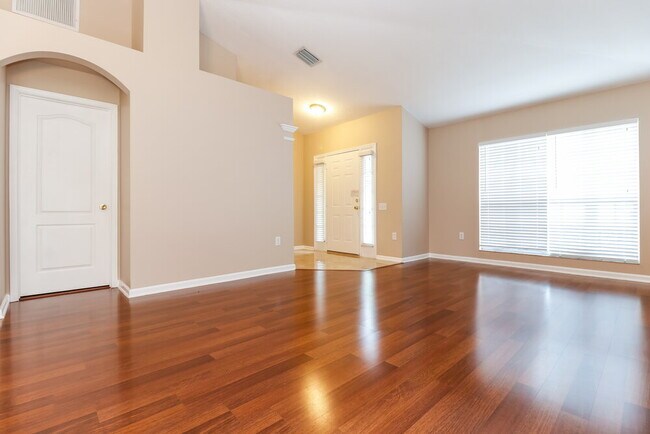 5920 Count Turf Ln, Wesley Chapel, FL 33544 - photo 4