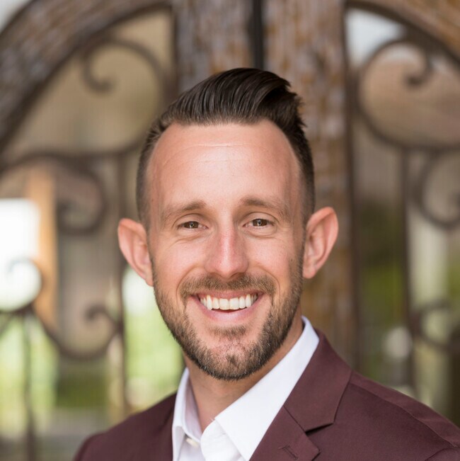 ADAM SCHWARZ