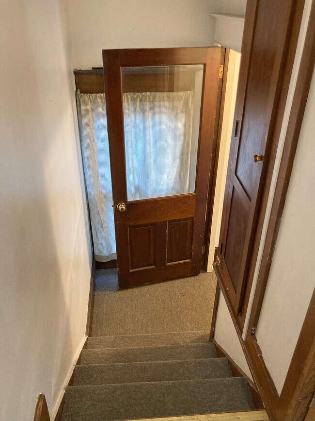 1508 S 8th St unit B, Goshen, IN 46526 - photo 4