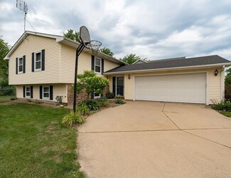 1411 Chadwick Dr, Normal, IL 61761