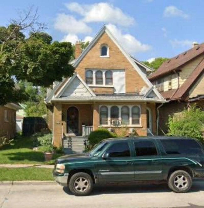 4465 N 27th St Unit 1, Milwaukee, WI 53209