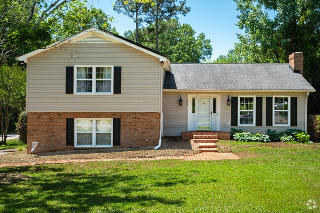 Split level style houses are quite popular in Hillbrook.