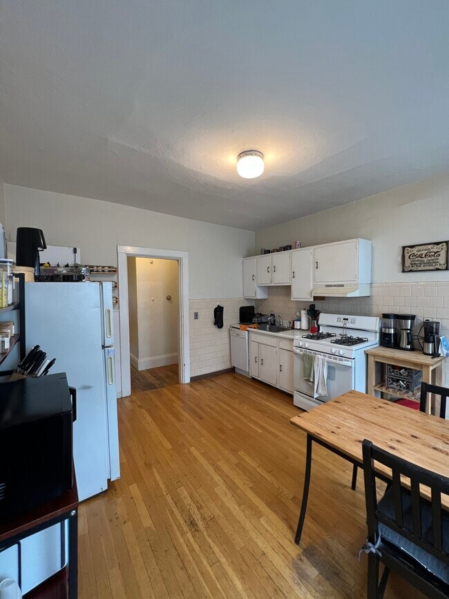 256 Summer St unit 3, Somerville, MA 02143 - photo 4