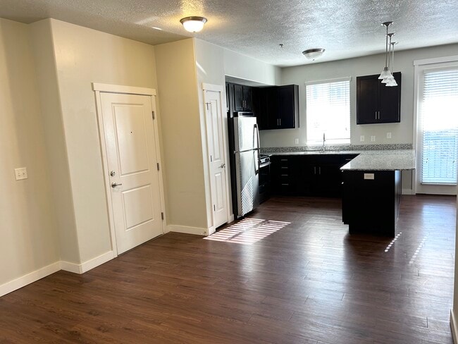 3660 S 900 E unit 402, Salt Lake City, UT 84106 - photo 5