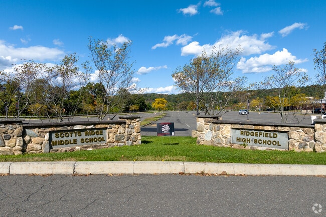 Scotts Ridge Middle School sign.